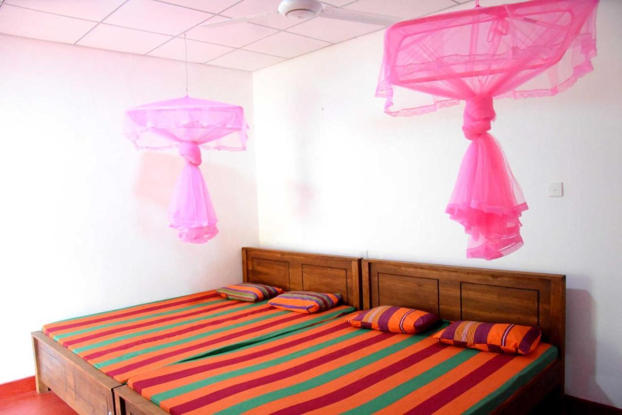 Dula Lake Resort Anuradhapura Buitenkant foto